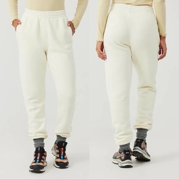 Outdoor Voices • Nimbus Sweatpant jogger pants Vanilla organic cotton terry knit - Picture 3 of 14